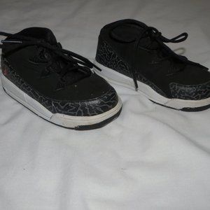 Boys Nike Jordan Deluxe Shoes  807720-061